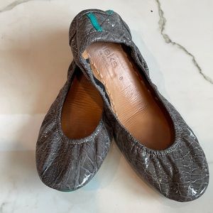 Tieks by Gavrieli, Patent Slate Grey Croc Flats, lightly worn, beautiful shoe!